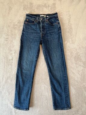 Levi's Women's Wedgie Straight Jeans in Dark Blue Wash 27